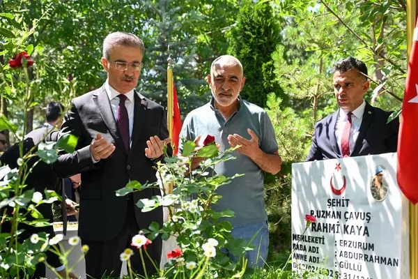15-temmuz-etkinlikleri-kapsaminda-sehitlikler-ziyaret-edildi-1784115319849.jpg