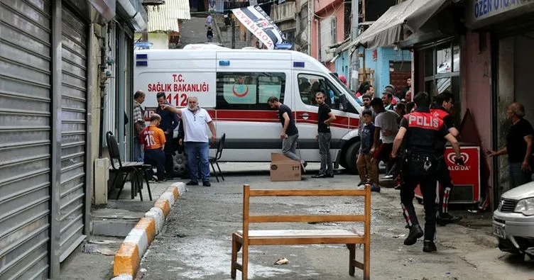 Beyoğlu’nda iki grup arasında çatışma: 3 yaralı!