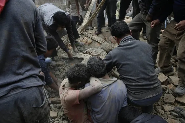 Nepal’de 7,9’luk deprem