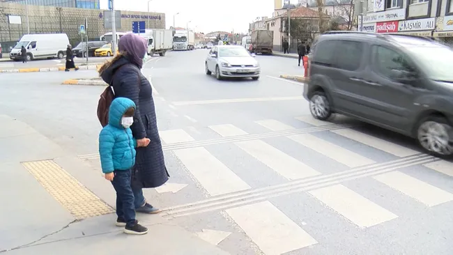 son-dakika-icisleri-bakanligi-duyurmustu-kirmizi-cizgi-yarin-81-ilde-basliyor-1617020493793.jpg