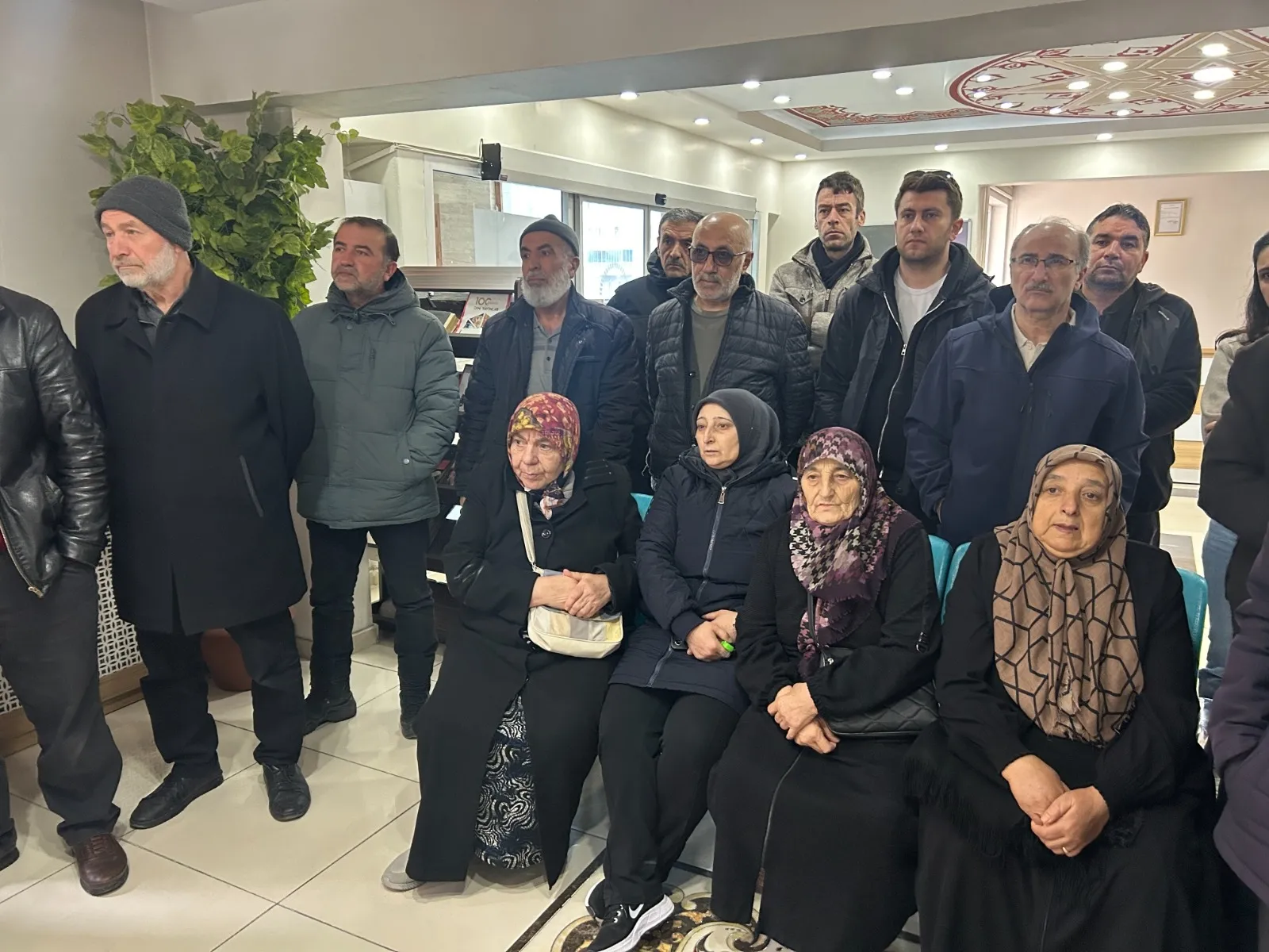 Sivas’ta umre vaadiyle 125 kişi dolandırıldı Sivas’ta umre vaadiyle 125 kişi dolandırıldı