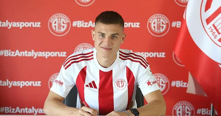 Antalyaspor, Petrusenko ile Abdurrahim Dursun için imza töreni düzenledi