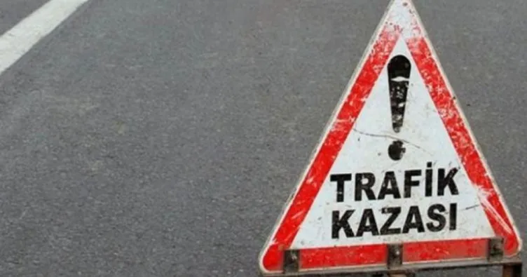 Erzincan’da otomobil bariyere çarptı: 3 yaralı