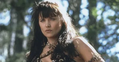 90’ların savaşçı prensesi Zeyna’ya yıllar acımadı! Zeyna’ya hayat veren Lucy Lawless son hali ile olay oldu!
