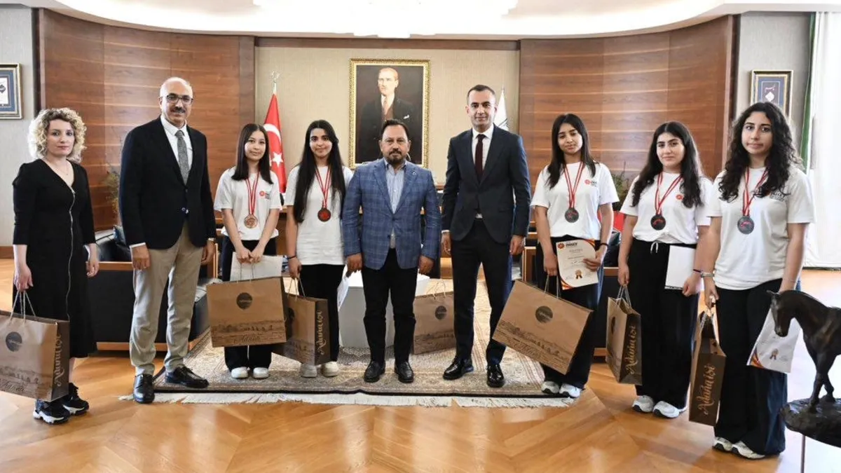 Adanalı öğrencilerin bilim ve sanat festivalindeki başarıları