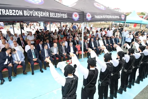 akcaabatda-yeni-otogarin-temeli-torenle-atildi-1785505685220.jpg