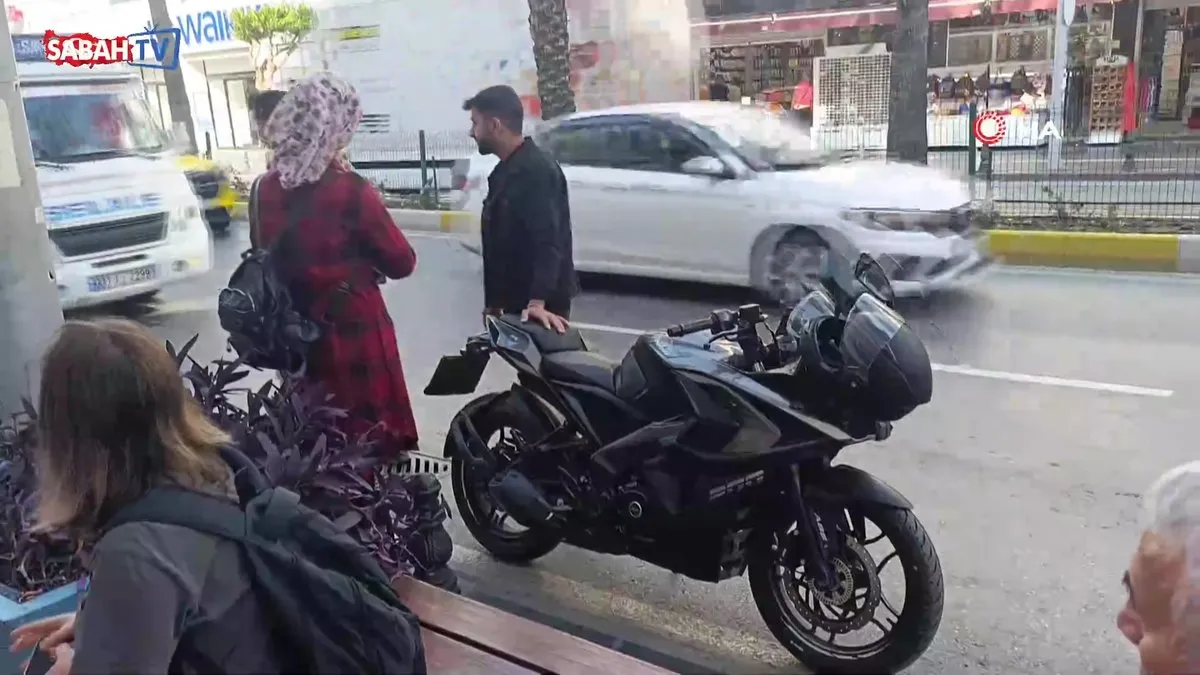 Motosikletin plakasını bandana ile kapattı, 43 bin TL ceza yedi | Video videosunu izle Motosikletin plakasını bandana ile kapattı, 43 bin TL ceza yedi | Video videosunu izle