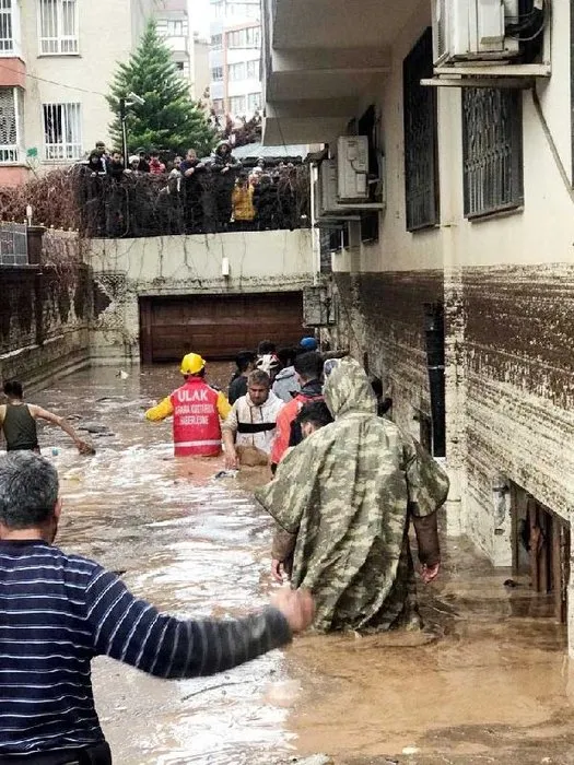 ŞANLIURFA SEL SON DAKİKA: Şanlıurfa'da sel felaketi can aldı! Ölü sayısı yükseliyor