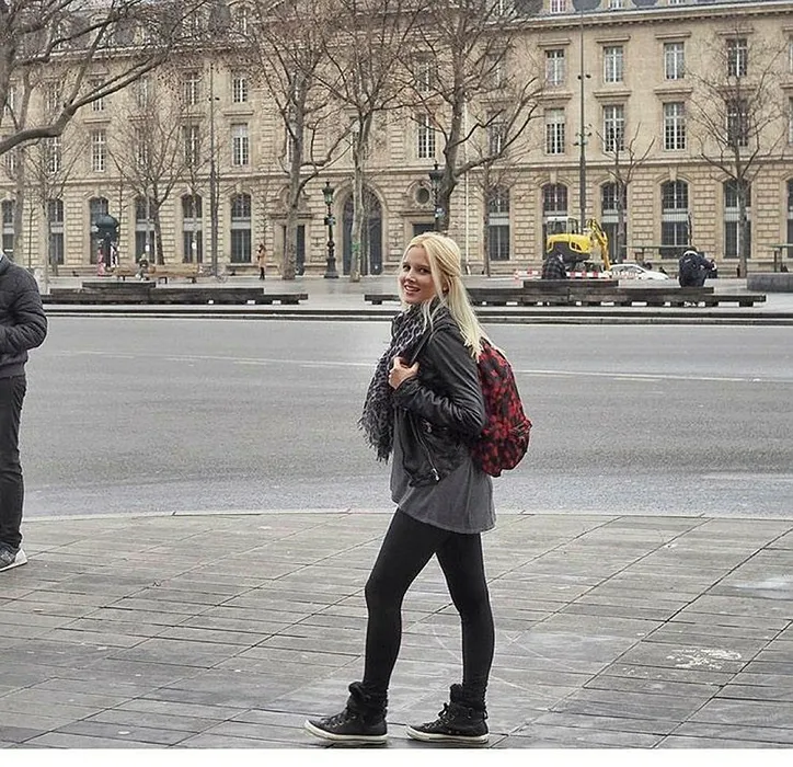 Pınar Sabancı çocuklarını parka tekneyle götürüyor