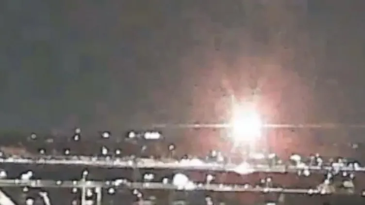 ABD SON DAKİKA | ABD’de uçak kazası! Helikopterle havada çarpışarak nehre düştü: İçinde 60 yolcu 4 mürettebat vardı