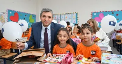 Vali Şahin miniklerle aynı sırada öğrenci oldu #antalya
