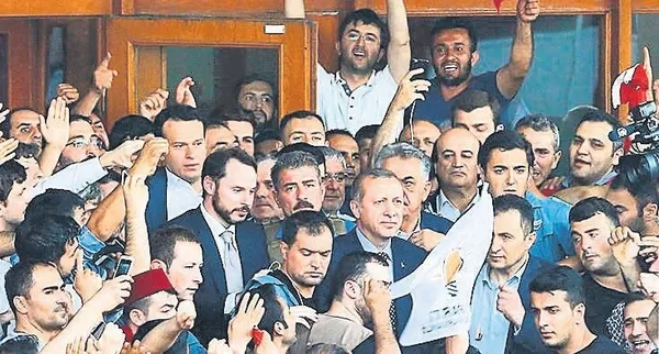 kisiklida-10-noktadan-kusatma-plani-tanklari-durduran-sira-disi-emir-1784064219980.jpeg