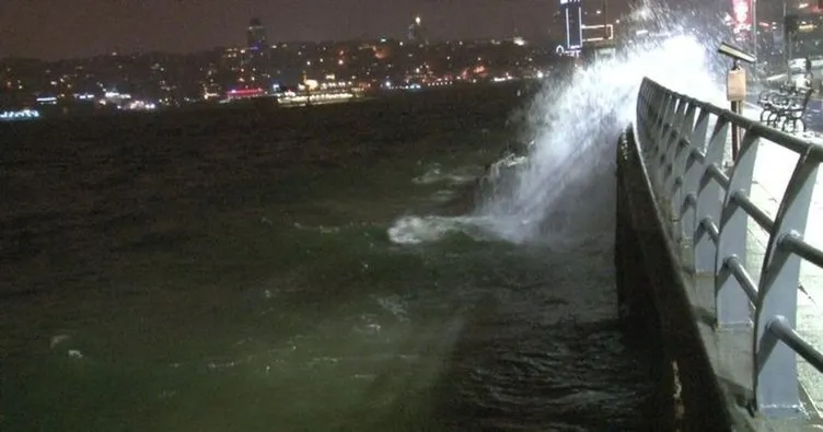 İstanbul’da şiddetli fırtına etkili oluyor