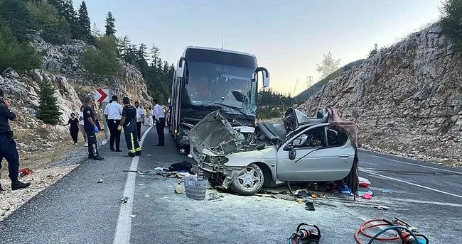 Antalya’da yolcu otobüsü ile otomobil çarpıştı: 1 ölü, 5 yaralı Antalya’da yolcu otobüsü ile otomobil çarpıştı: 1 ölü, 5 yaralı