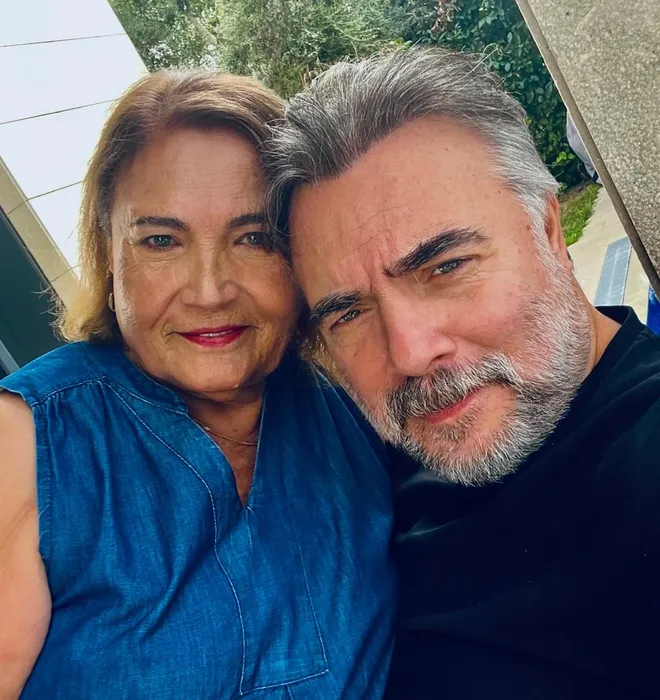 Ünlü isimler Anneler Günü’nü böyle kutladı! Oktay Kaynarca’dan anlamlı mesaj...