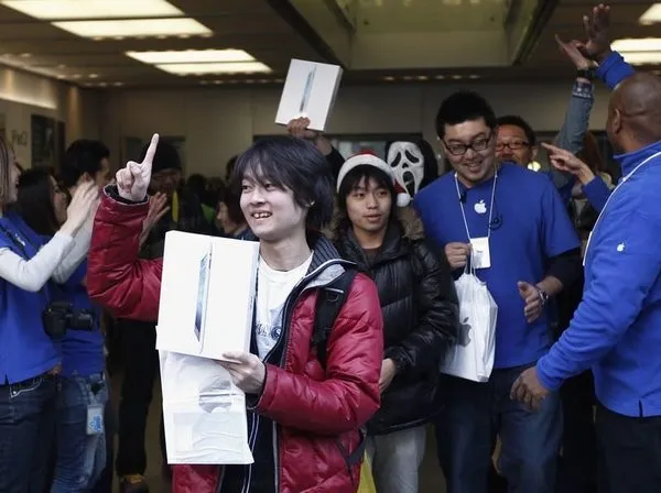 Yeni ipad satışta! Kuyruk bitmiyor