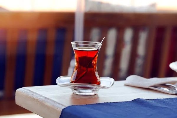 Çayı şekersiz içtiğinizde vücudunuzda olan inanılmaz değişimler!