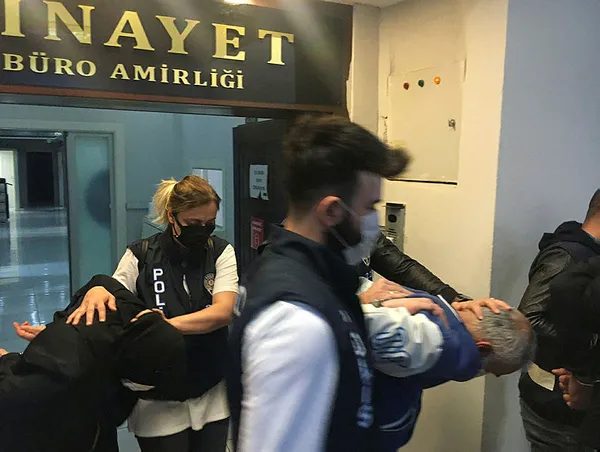 iki-kardesi-oldurup-gomen-zanlilar-hakkinda-yeni-gelisme-evlatlarini-olduren-cani-anne-ve-suc-ortaklari-tutuklandi-1633974588208.jpg İki kardeşi öldürüp gömen zanlılar hakkında yeni gelişme! Evlatlarını öldüren cani anne ve suç ortakları tutuklandı