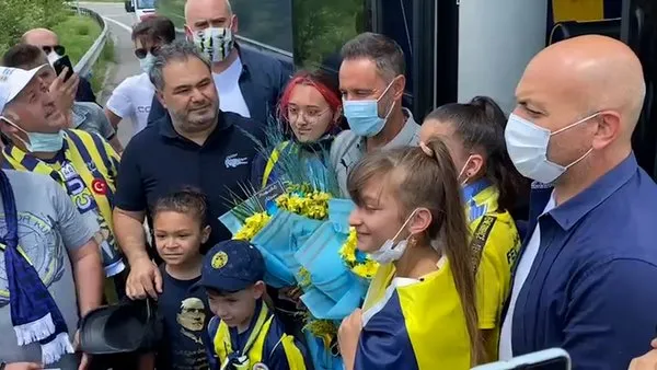 SON DAKİKA: Fenerbahçe Düzce'de! Fenerbahçe taraftarı Vitor Pereira'yı böyle karşıladı