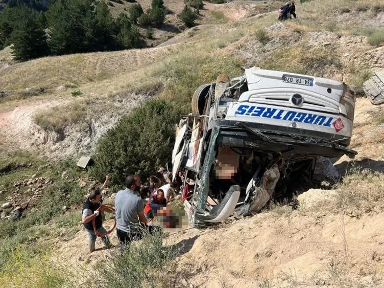 Son dakika| Kars'ta korkunç kaza! Yolcu otobüsü Karakurt Viyadüğü'nden düştü: Çok sayıda ölü ve yaralı var...