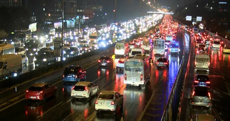 İstanbul’da trafik yoğunluğu yüzde 87’ye ulaştı