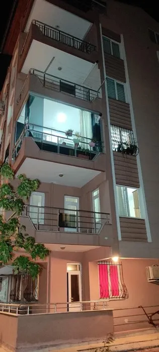 42 yaşındaki şahıs, evinde çıplak halde ölü bulundu!