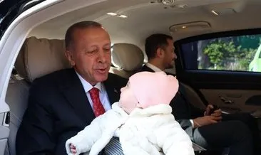 Başkan Erdoğan 8 aylık Lina bebeği sevdi: Oyuncak hediye etti