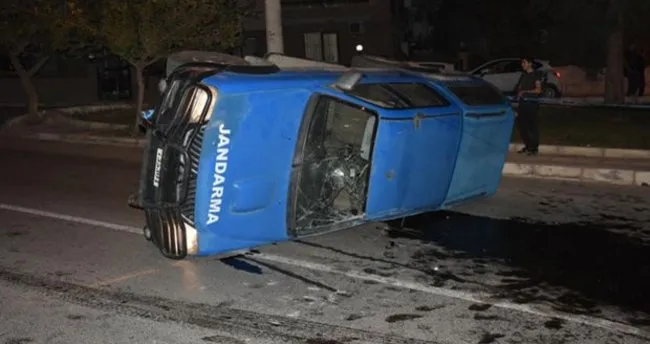 İzmir’de askeri araç ile otomobil çarpıştı: 5 yaralı
