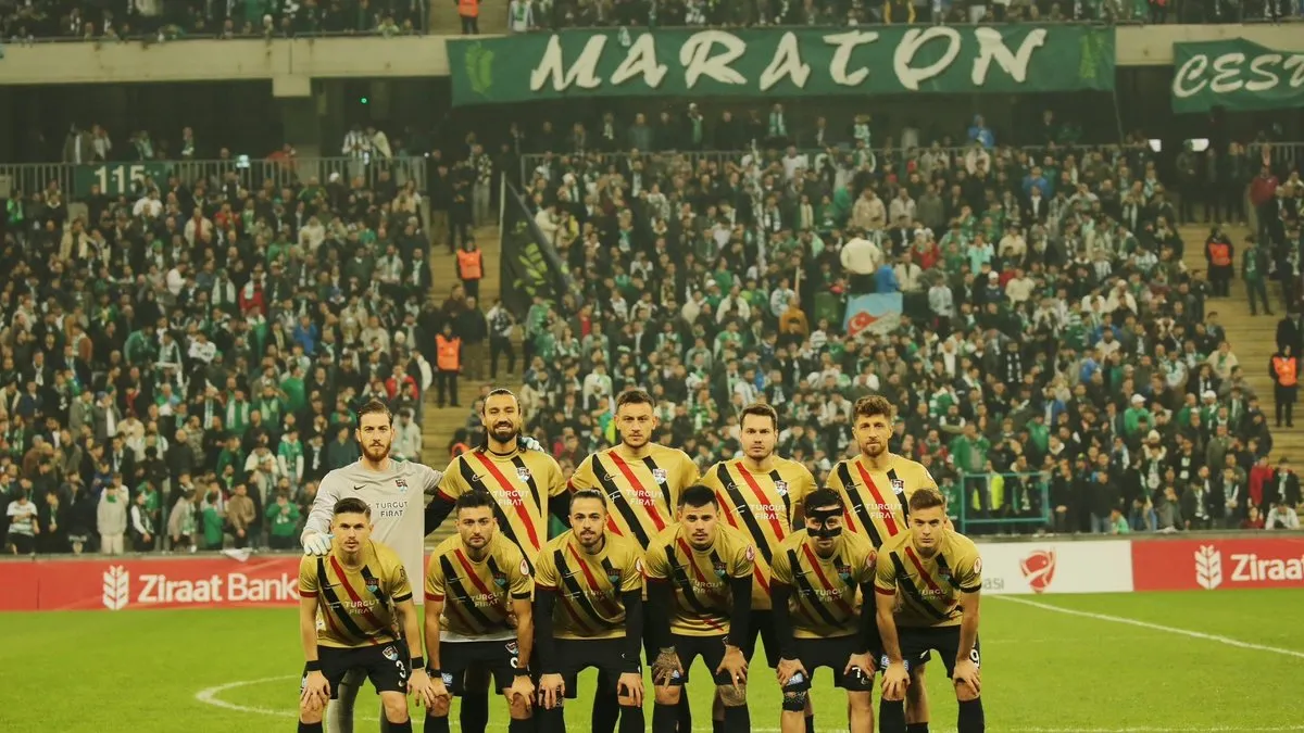 ZİRAAT TÜRKİYE KUPASI: Bursaspor, Van Spor FK'ye penaltılarda elendi! Mücadele nefesleri kesti...