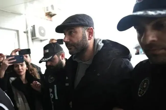 riza-akpolat-ve-suc-orgutunun-tutuklamaya-sevk-yazisi-ortaya-cikti-1737058212607.jpeg Rıza Akpolat ve suç örgütünün tutuklamaya sevk yazısı ortaya çıktı