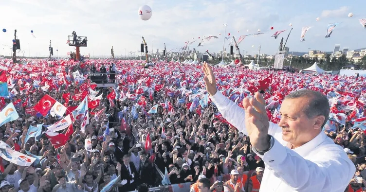 Hizmetle geçen 25 yıla özel gazete