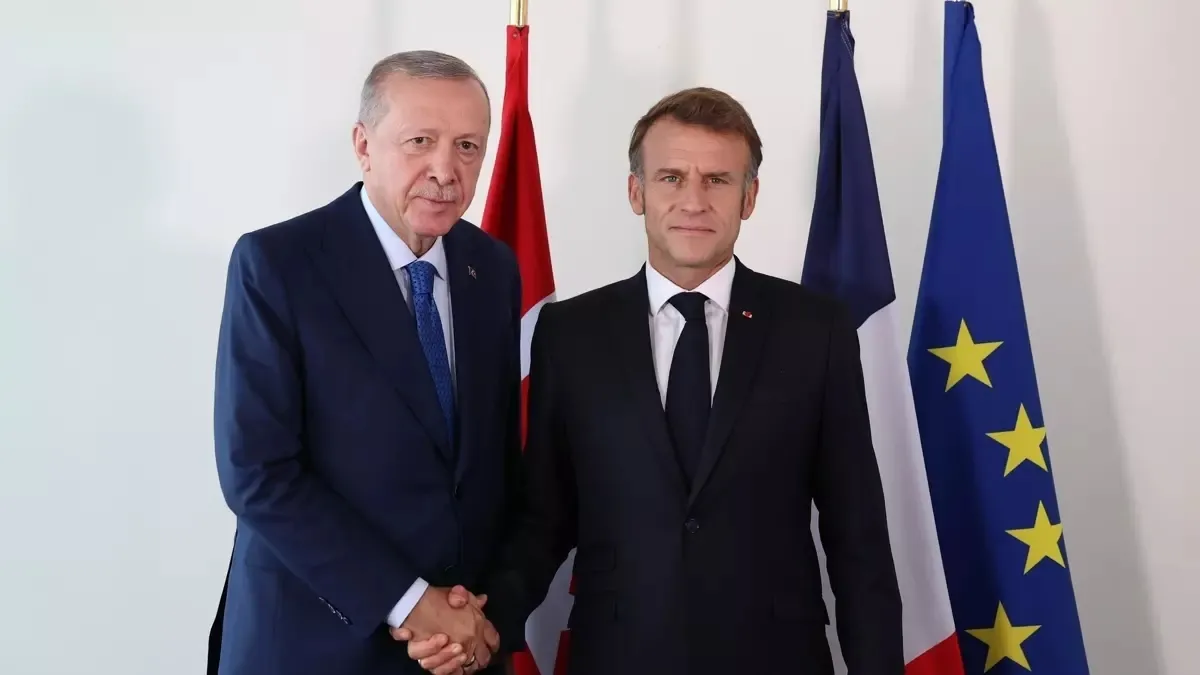 Başkan Erdoğan Emmanuel Macron ile görüştü! Başkan Erdoğan Emmanuel Macron ile görüştü!