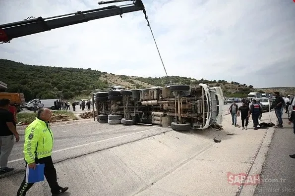 Çanakkale Ezine’de katliam gibi kaza: 8 ölü, 21 yaralı! Meğer kamyon sürücüsü ihbar edilmiş...