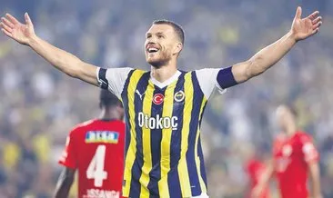 Zirveden bakıyor!
