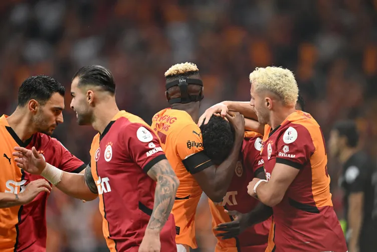 SON DAKİKA GALATASARAY HABERLERİ: İlk maçında geceye damga vurdu! Victor Osimhen sosyal medyayı çılgına çevirdi…