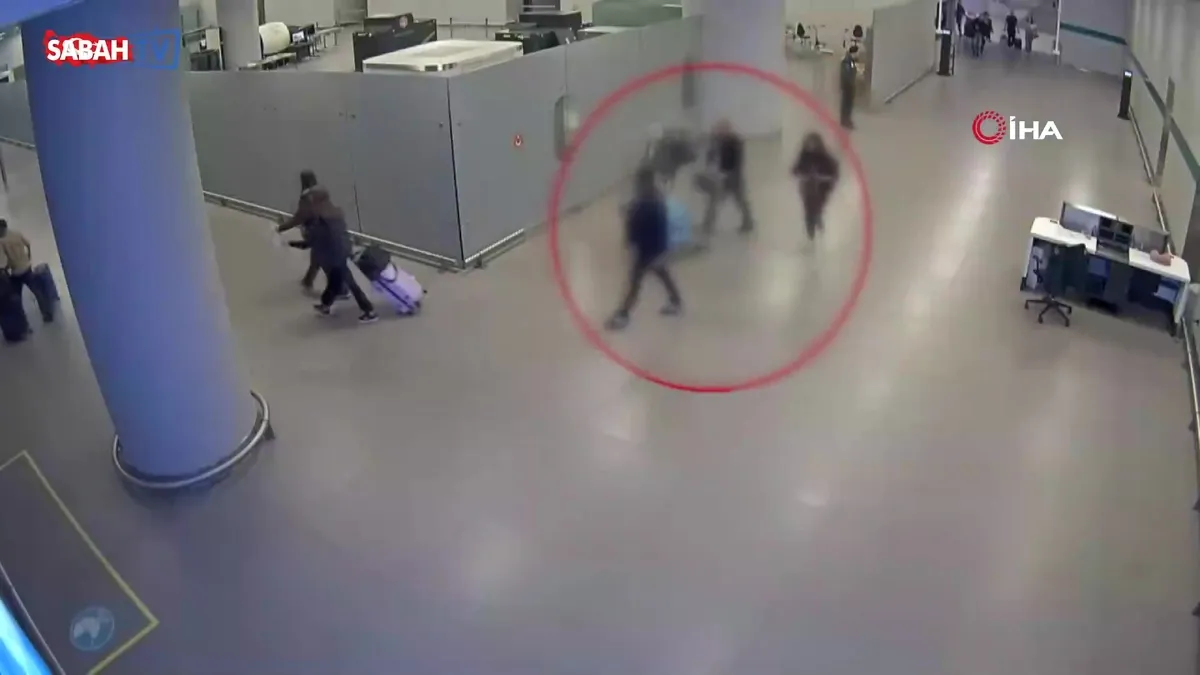 Kapalıçarşı’da düzenlenen operasyonda 3 milyon dolar değerinde 80 karat pırlanta yüzük ele geçirildi | Video videosunu izle Kapalıçarşı’da düzenlenen operasyonda 3 milyon dolar değerinde 80 karat pırlanta yüzük ele geçirildi | Video videosunu izle