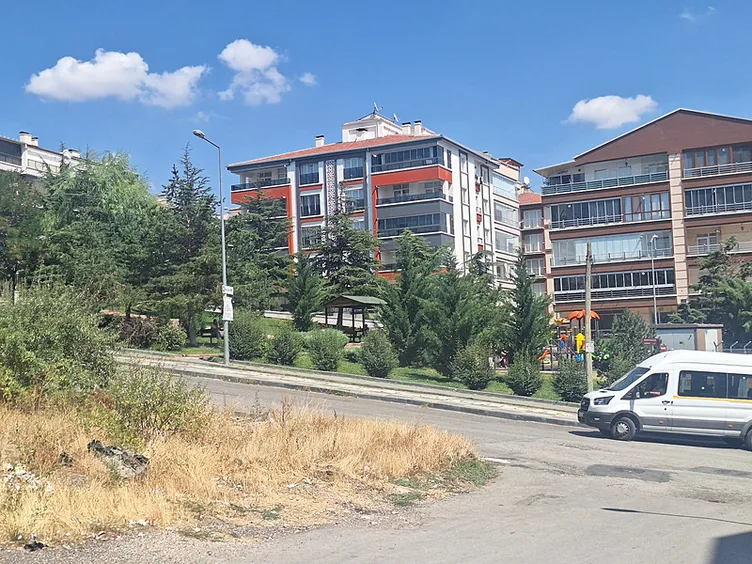 Borcunu ödemek için parka çağırdı: Nişanlısının yanında öldürdü!