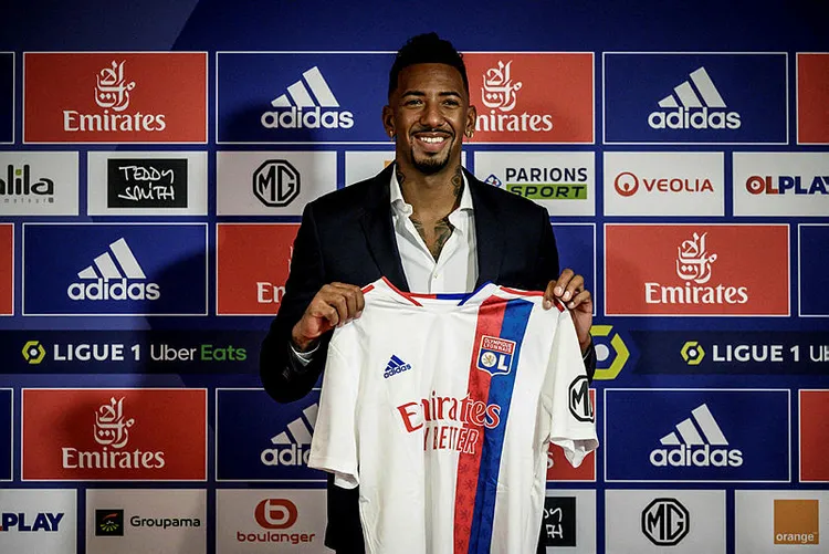 jerome-boateng-suclu-bulundu-kiz-arkadasina-siddet-uyguladigi-icin-1631220600389.jpg