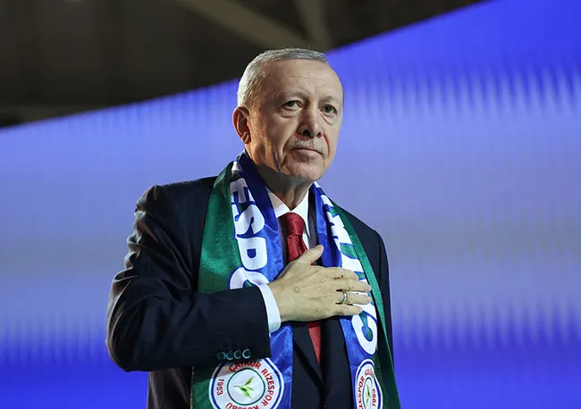 son-dakika-baskan-erdogandan-rize-onemli-mesajlar-hedefimiz-terorsuz-turkiye-1736080578135.jpeg