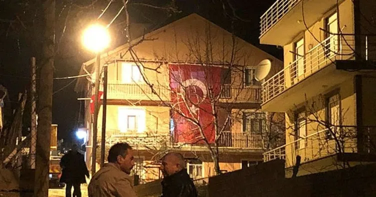 Ağrı’da şehidin evine Türk bayrağı asıldı
