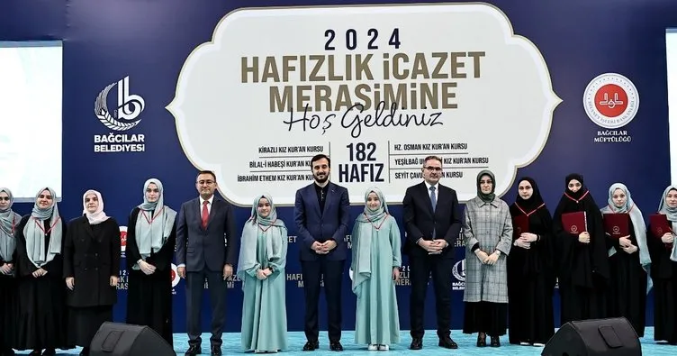 182 kız hafız, taçlarını taktı