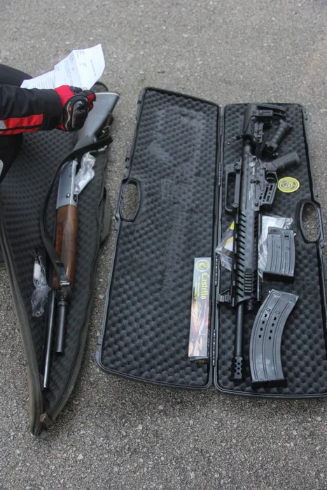 Adana şok operasyon! Ticari araçtan cephanelik çıktı