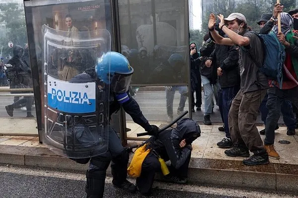 Gazze’deki soykırımı protesto için İtalya’da genel greve gidildi