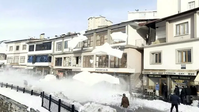 21-yasindaki-ayse-kar-kutlesi-dusmesi-sonucu-olmustu-esnaftan-ilginc-onlem-1767951547066.jpg