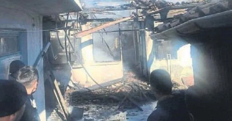 Afgan ailenin evi yangında kül oldu