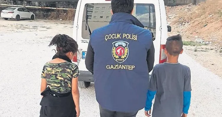Dilenen çocukları polis kurtarıyor