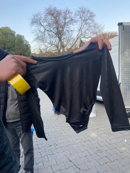 Kahramanmaraş’a gönderilen eşyalar pes dedirtti! Dantelli çamaşır bile var!