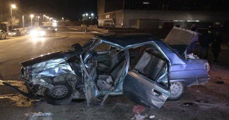 Karaman’da feci kaza! Otomobil ile hafif ticari araç çarpıştı: 3’ü çocuk 9 yaralı!