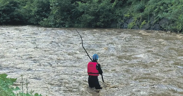 Bir aile sele kapıldı: 3 ölü