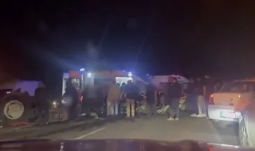 Otomobil ile traktör çarpıştı: 5 yaralı